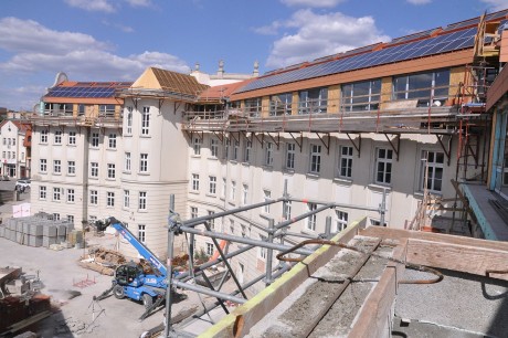 Nyáron elkészül a Püspöki Palota felújítása is - így haladnak az egyházmegye építkezései